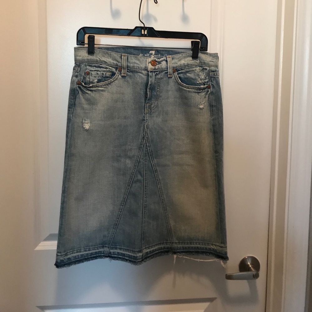 7 for all Mankind denim midi knee length jean skirt sz 28 or Women’s small 4 6